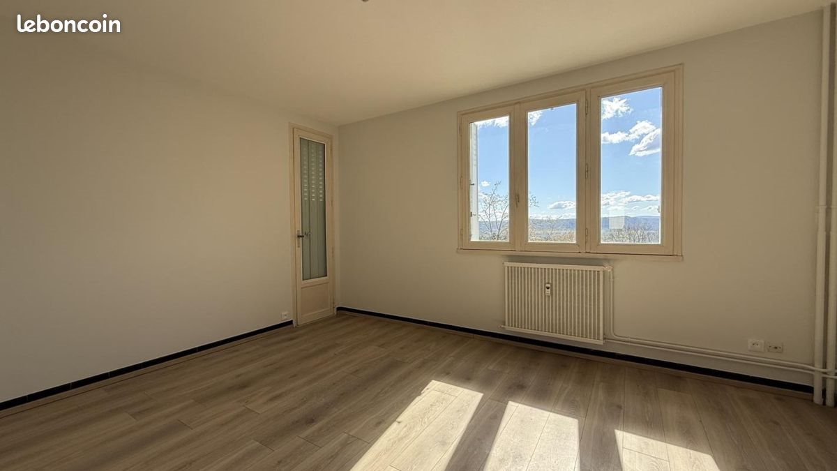 Appartement à louer, 73m², Aubenas