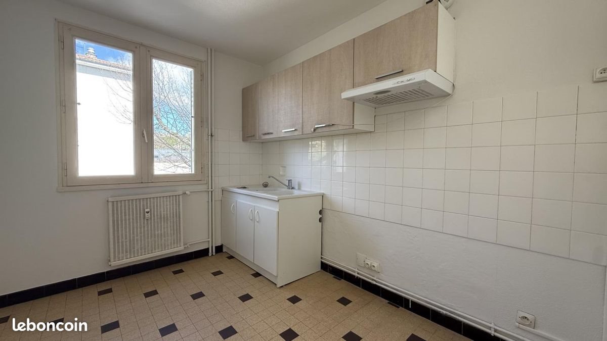 Appartement à louer, 73m², Aubenas