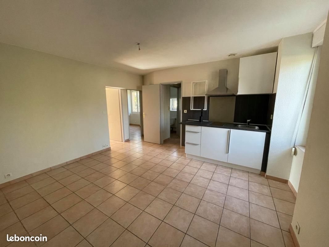 Appartement à louer, 42m², Aubenas