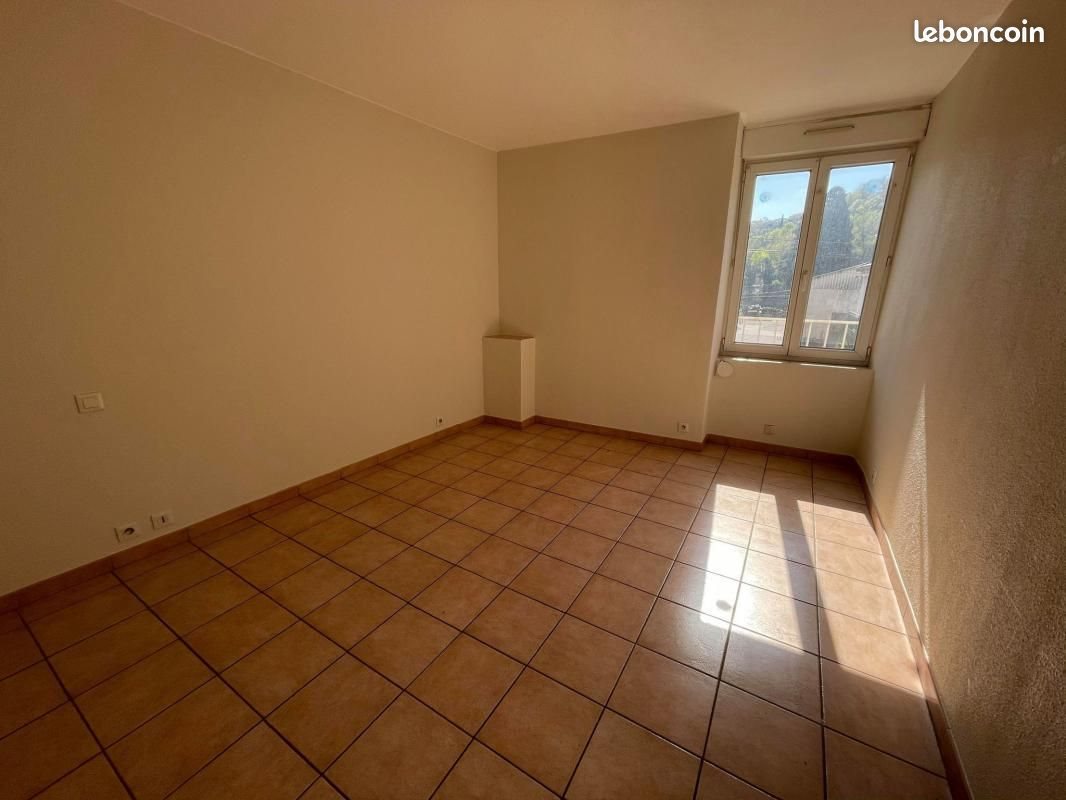 Appartement à louer, 42m², Aubenas