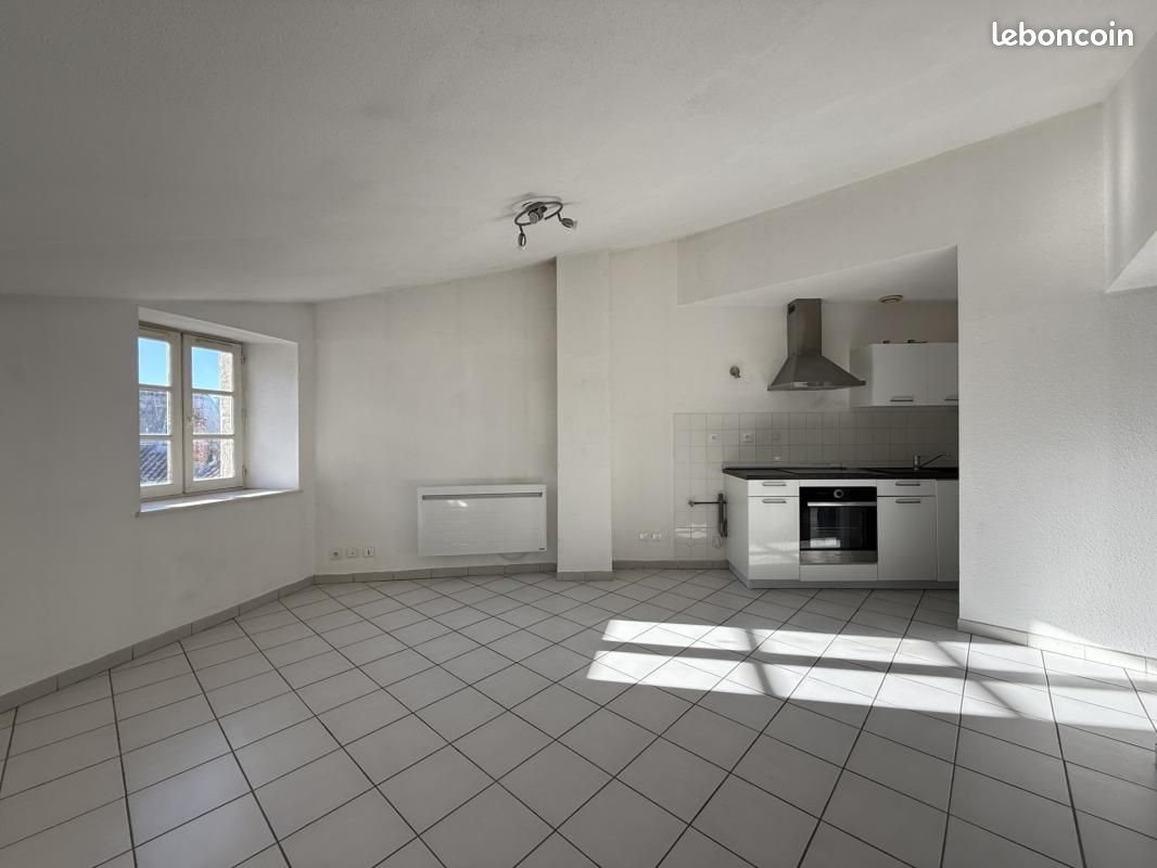 Appartement à louer, 35m², Aubenas