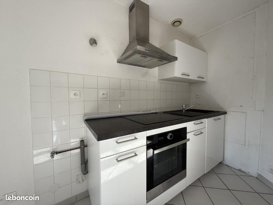 Appartement à louer, 35m², Aubenas
