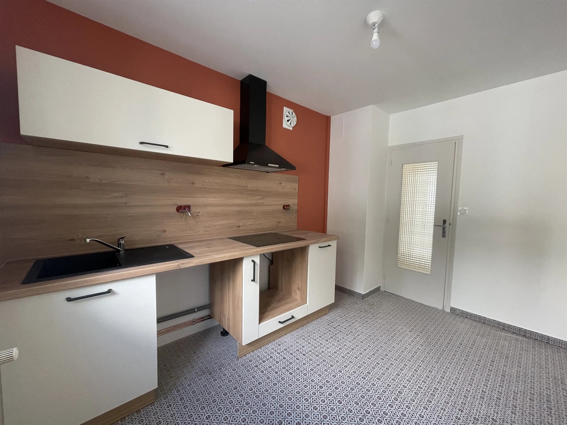 Appartement à louer, 61m², Aubenas