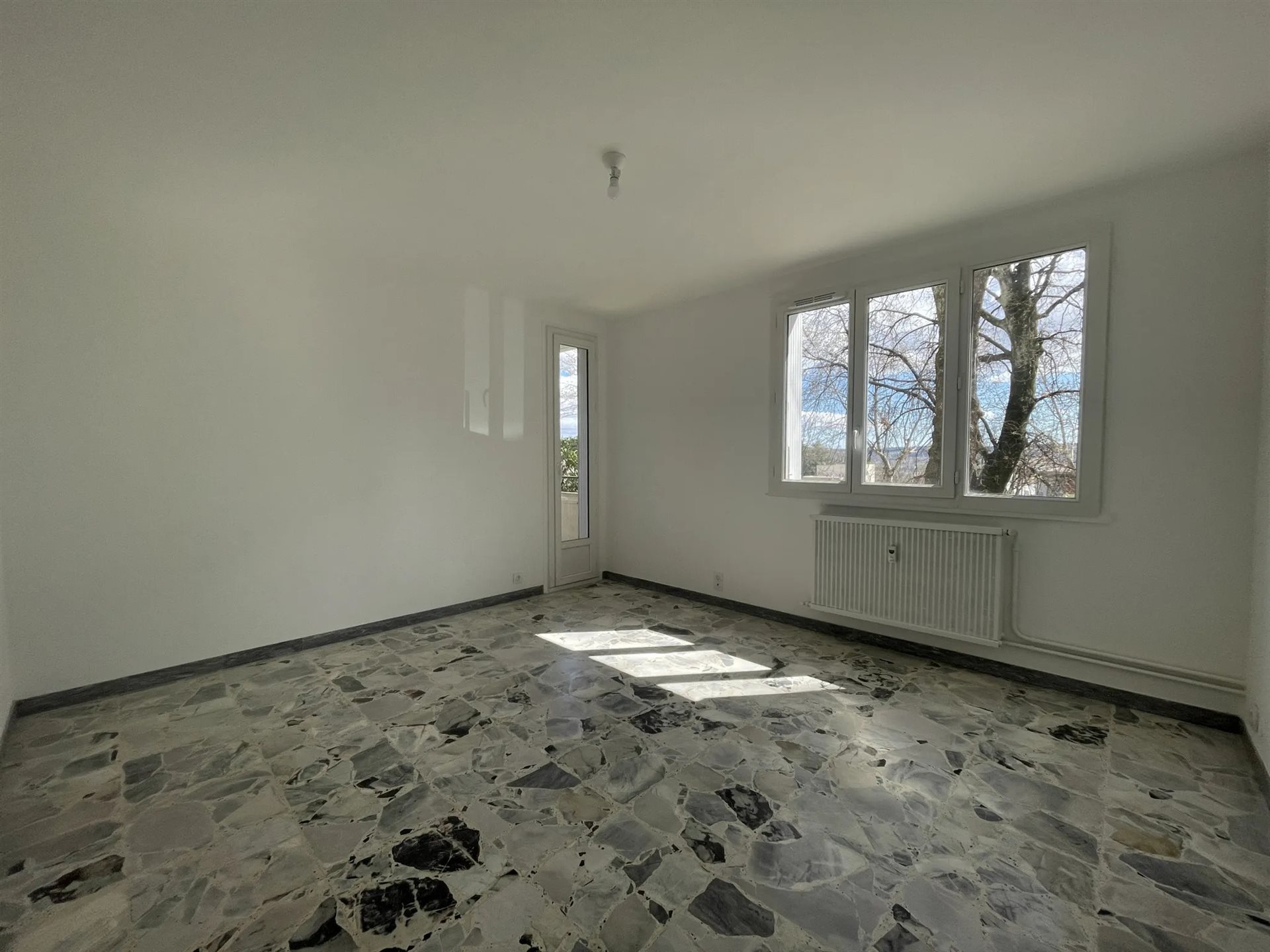 Appartement à louer, 61m², Aubenas