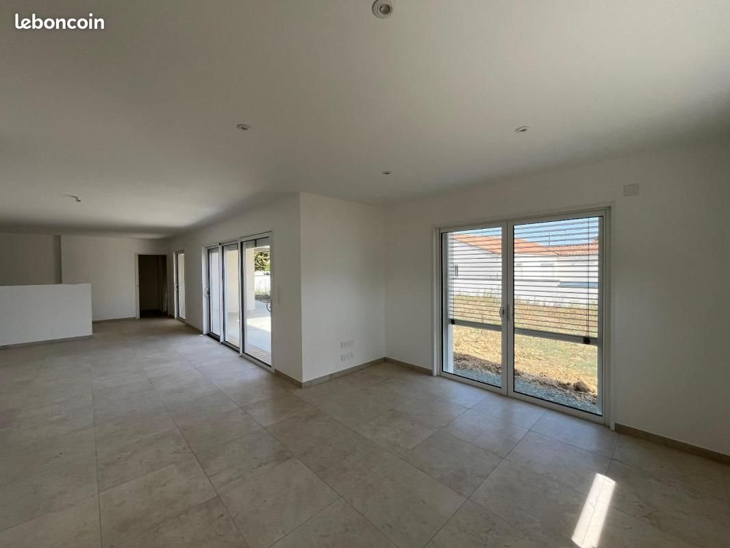 Maison à louer, 111m², Saint-Prouant