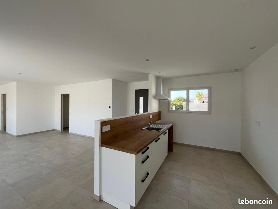 Maison à louer, 111m², Saint-Prouant