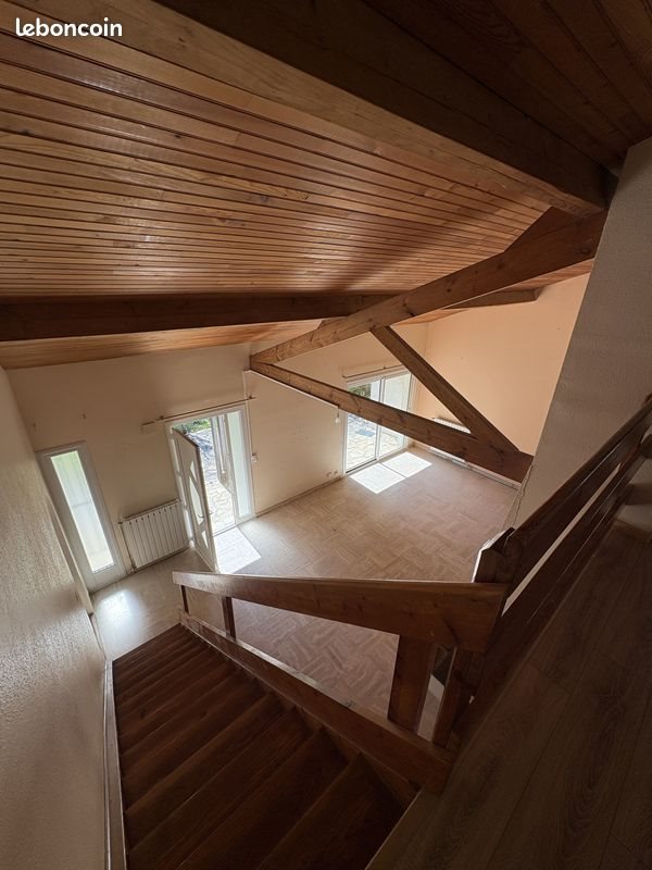 Maison à louer, 179m², Feugarolles