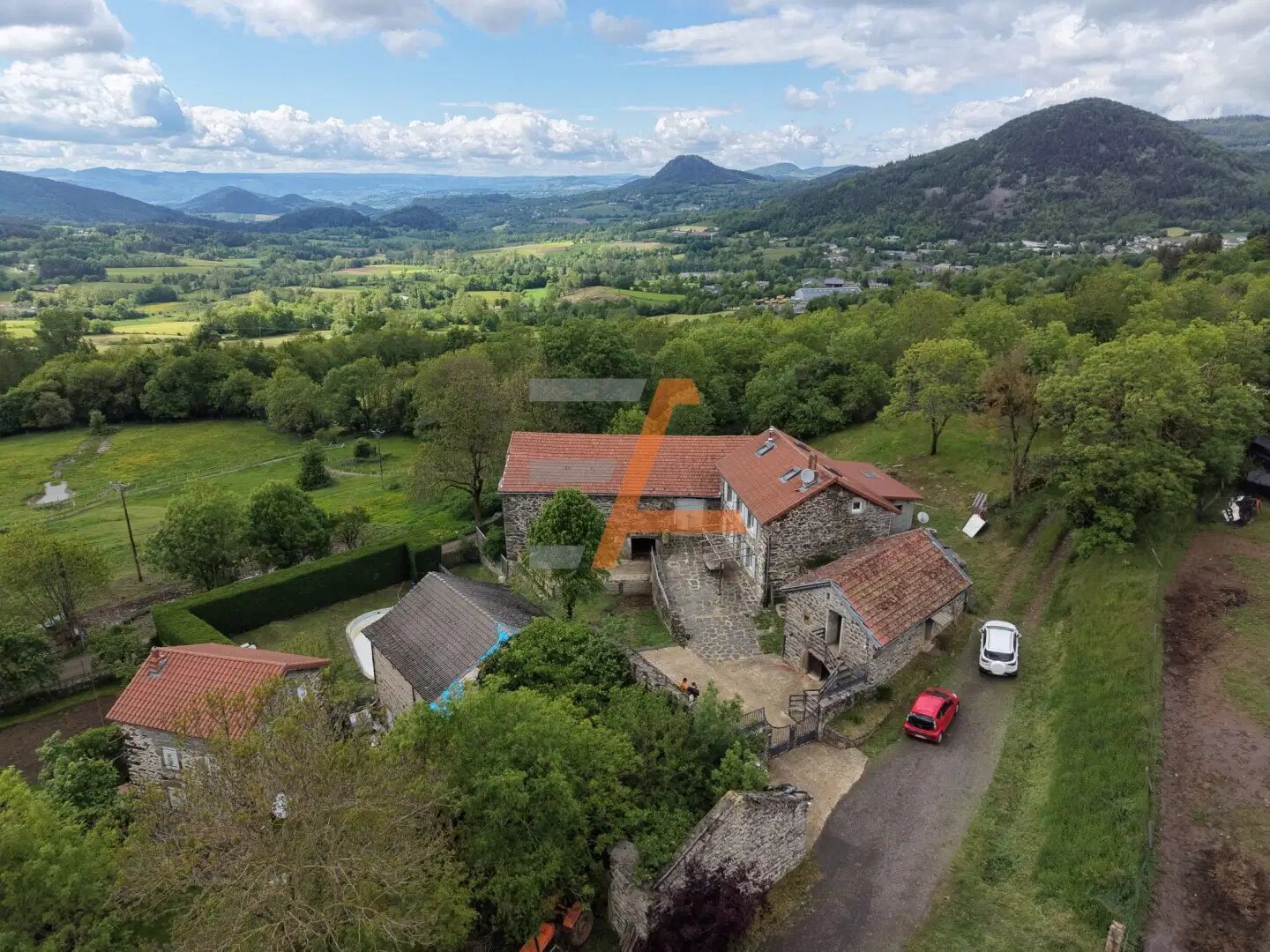 Maison à vendre, 350m², Saint-Hostien