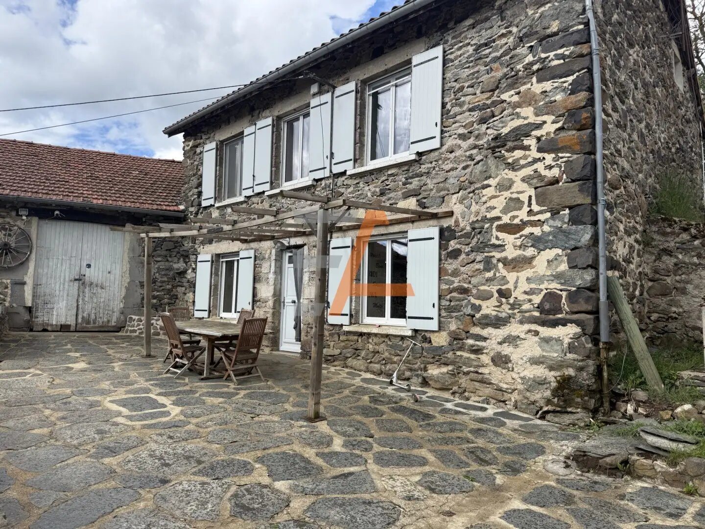 Maison à vendre, 350m², Saint-Hostien