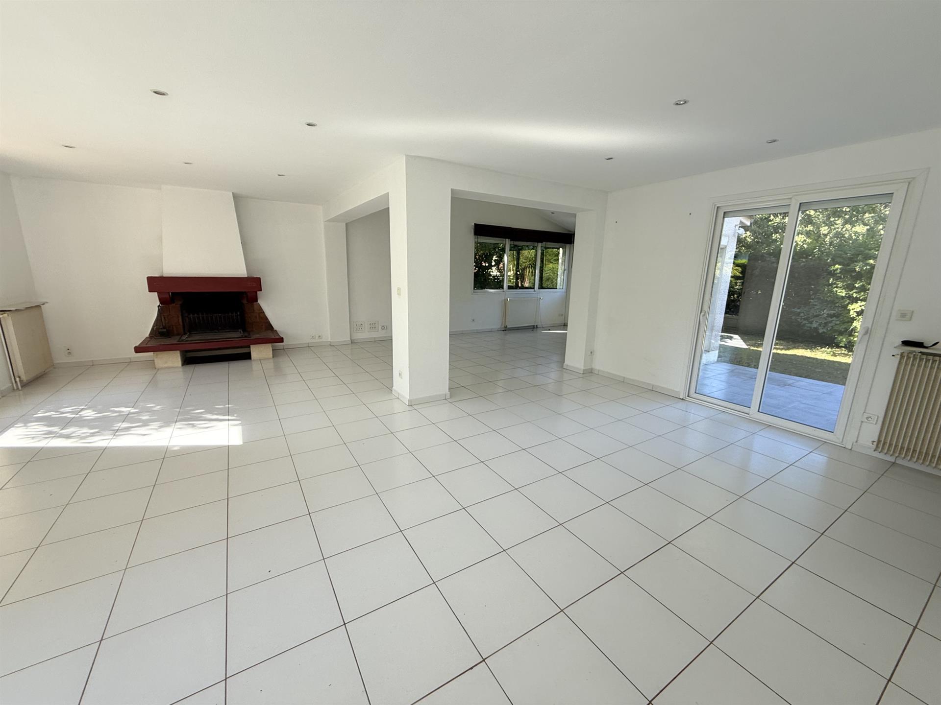 Maison à vendre, 204m², Saint-Aubin-de-Médoc