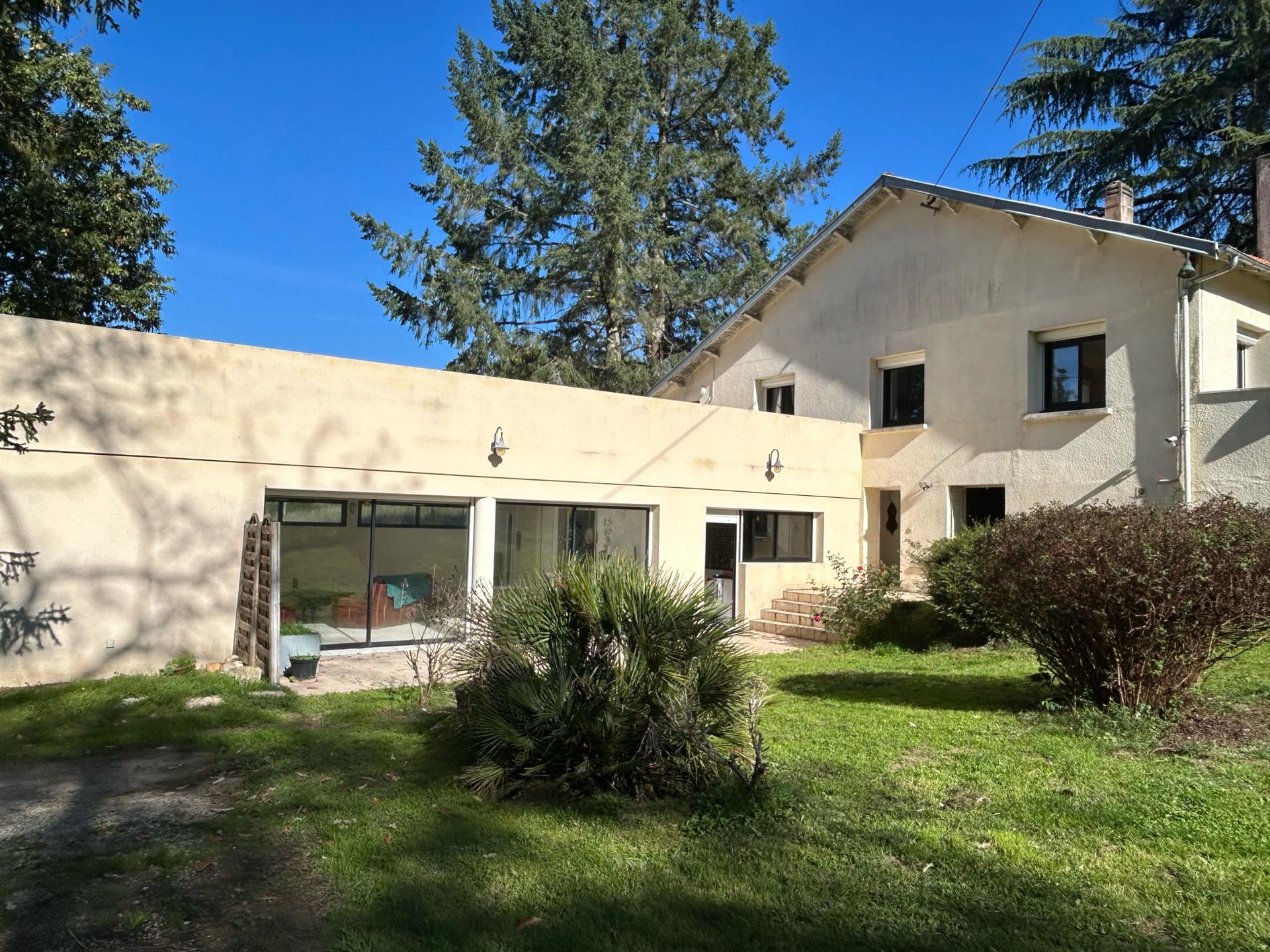 Maison à vendre, 184m², Champcevinel