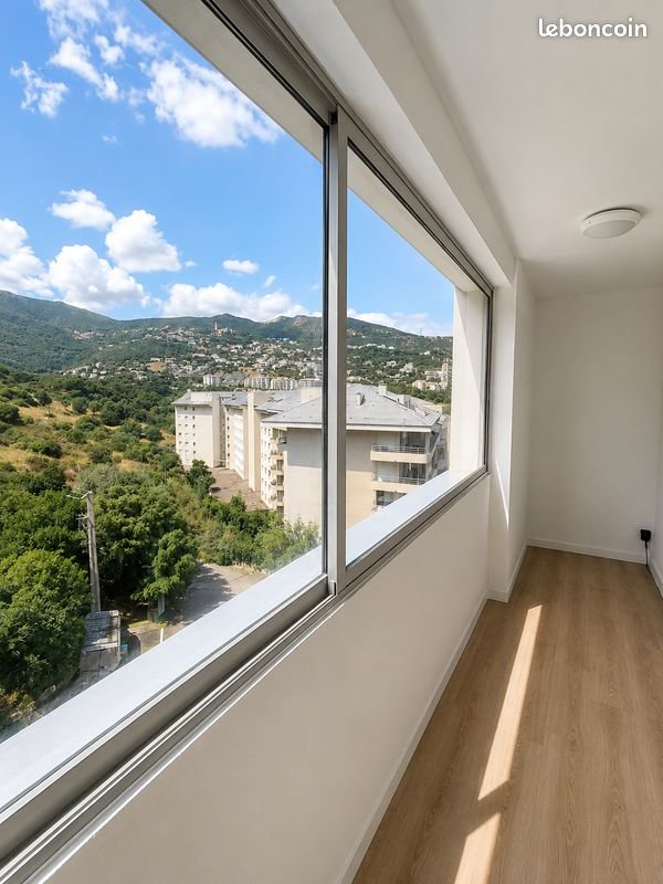 Appartement à louer, 68m², Bastia