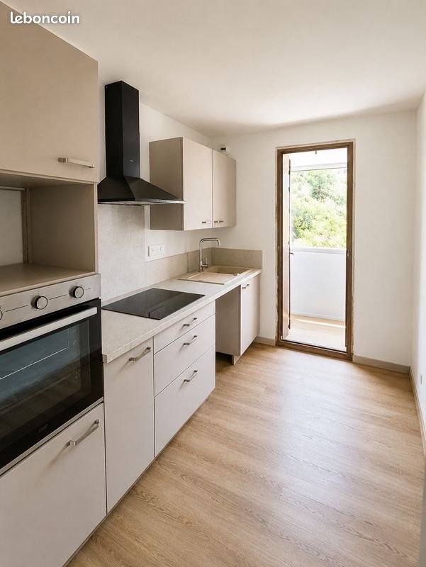 Appartement à louer, 68m², Bastia