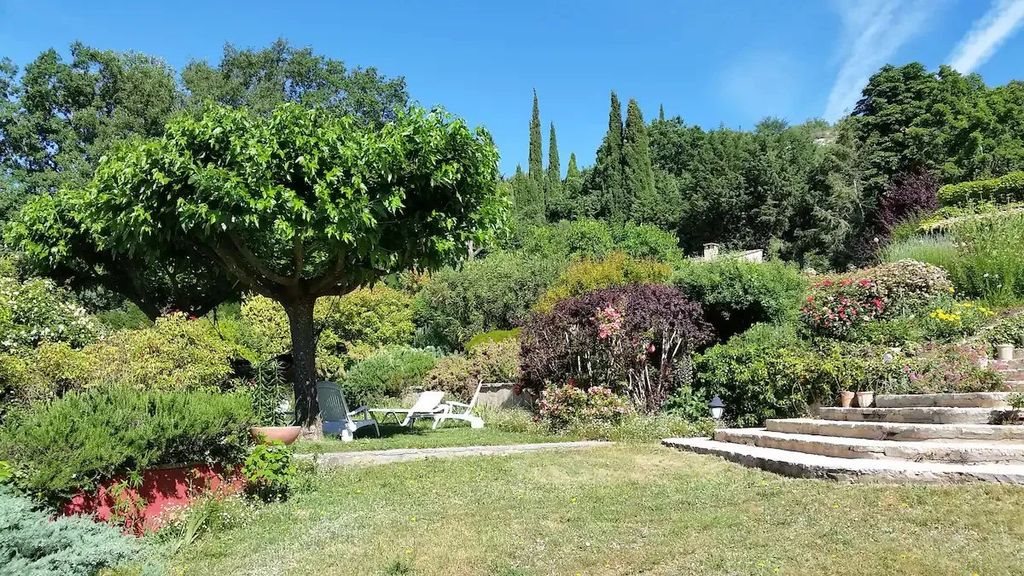 Maison à vendre, 360m², Saint-Vallier-de-Thiey