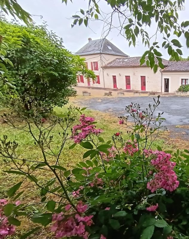 Maison à louer, 300m², Valence-en-Poitou