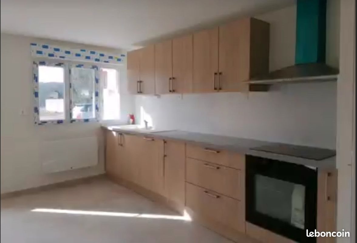 Maison à louer, 132m², Marçay