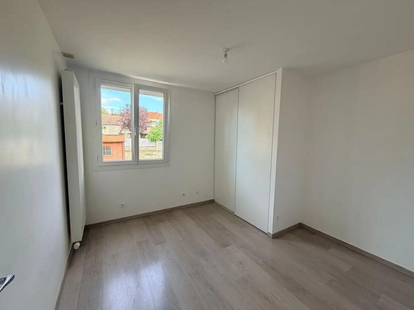 Appartement à louer, 77m², Bruyères-le-Châtel