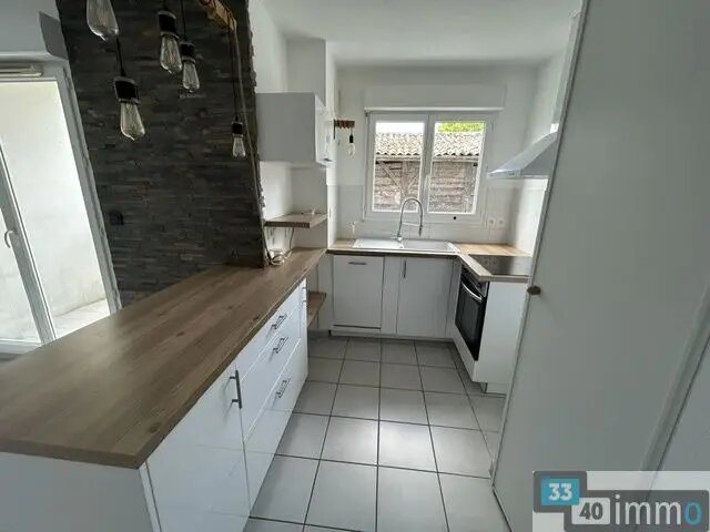 Appartement à louer, 42m², Salles