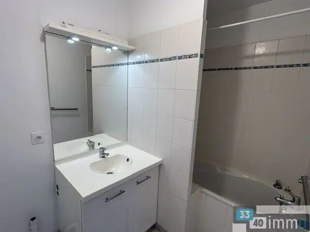 Appartement à louer, 42m², Salles