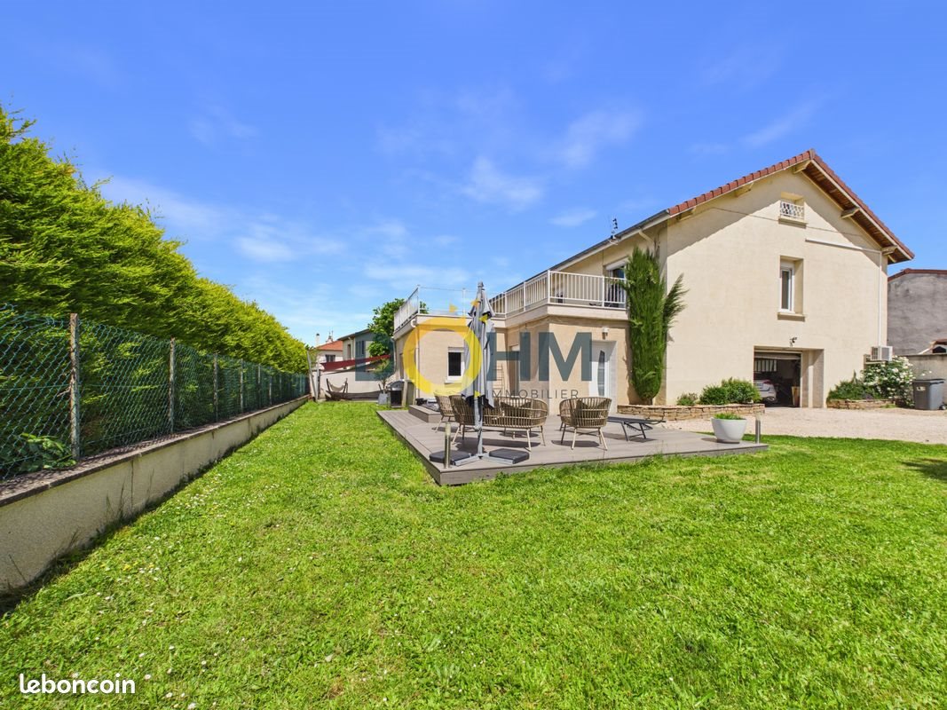 Maison à vendre, 154m², Saint-Genest-Lerpt