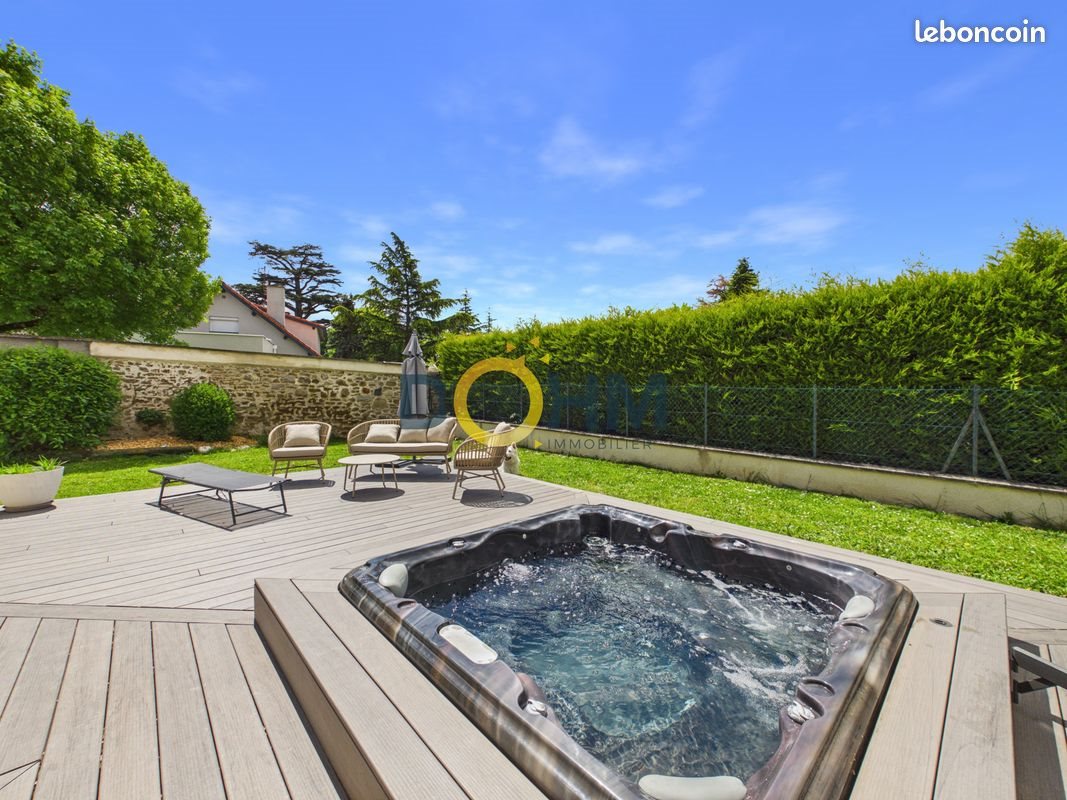 Maison à vendre, 154m², Saint-Genest-Lerpt