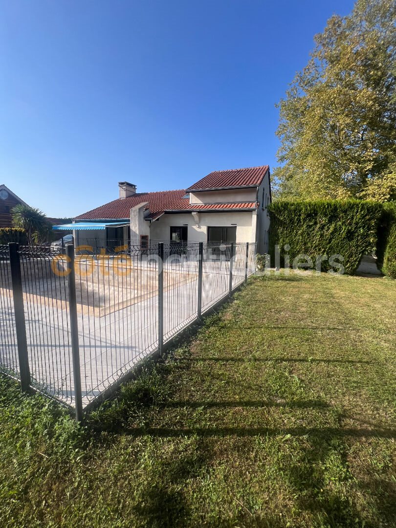 Maison à louer, 6m², Odos