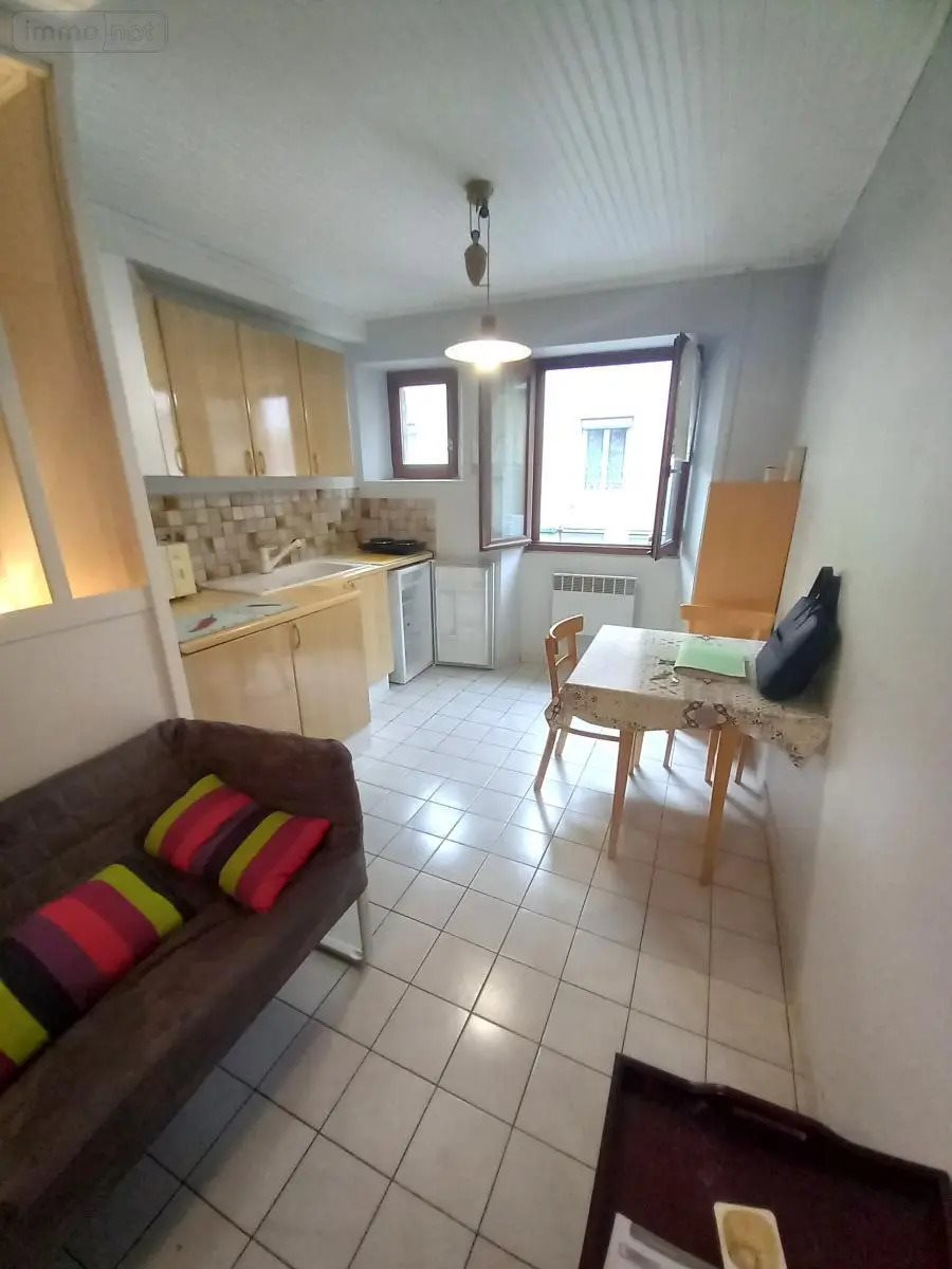 Appartement à louer, 25m², Saint-Chély-d'Apcher