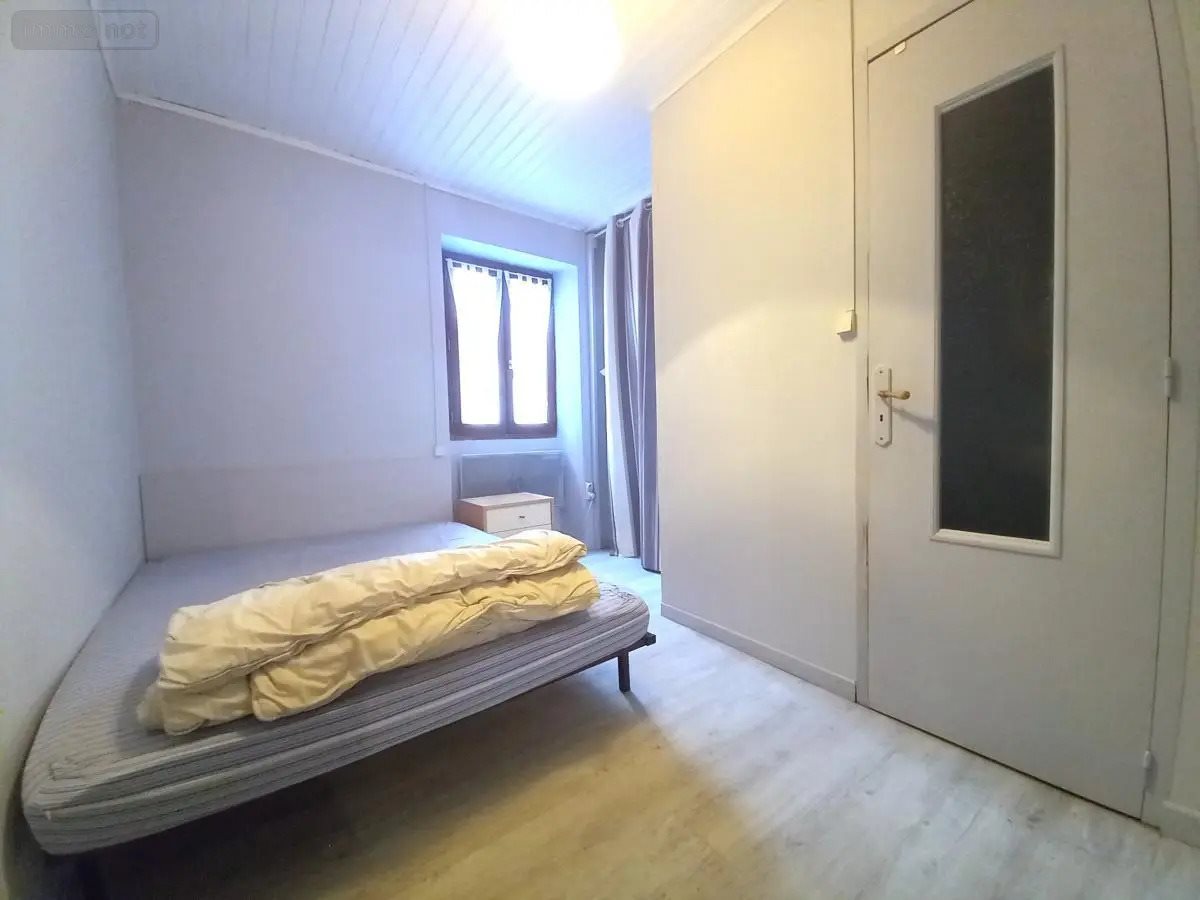 Appartement à louer, 25m², Saint-Chély-d'Apcher