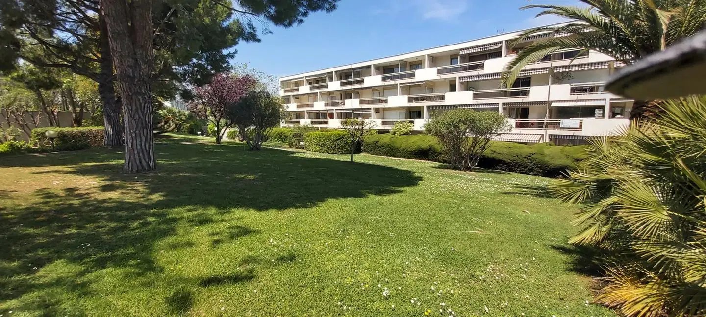 Appartement à louer, 19m², Antibes