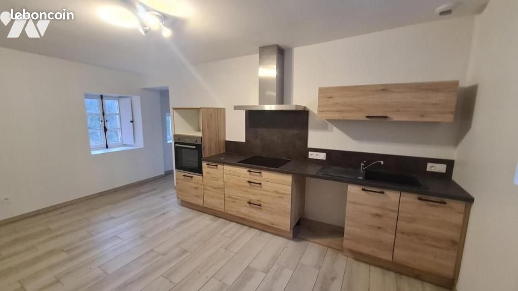 Maison à louer, 85m², Fay
