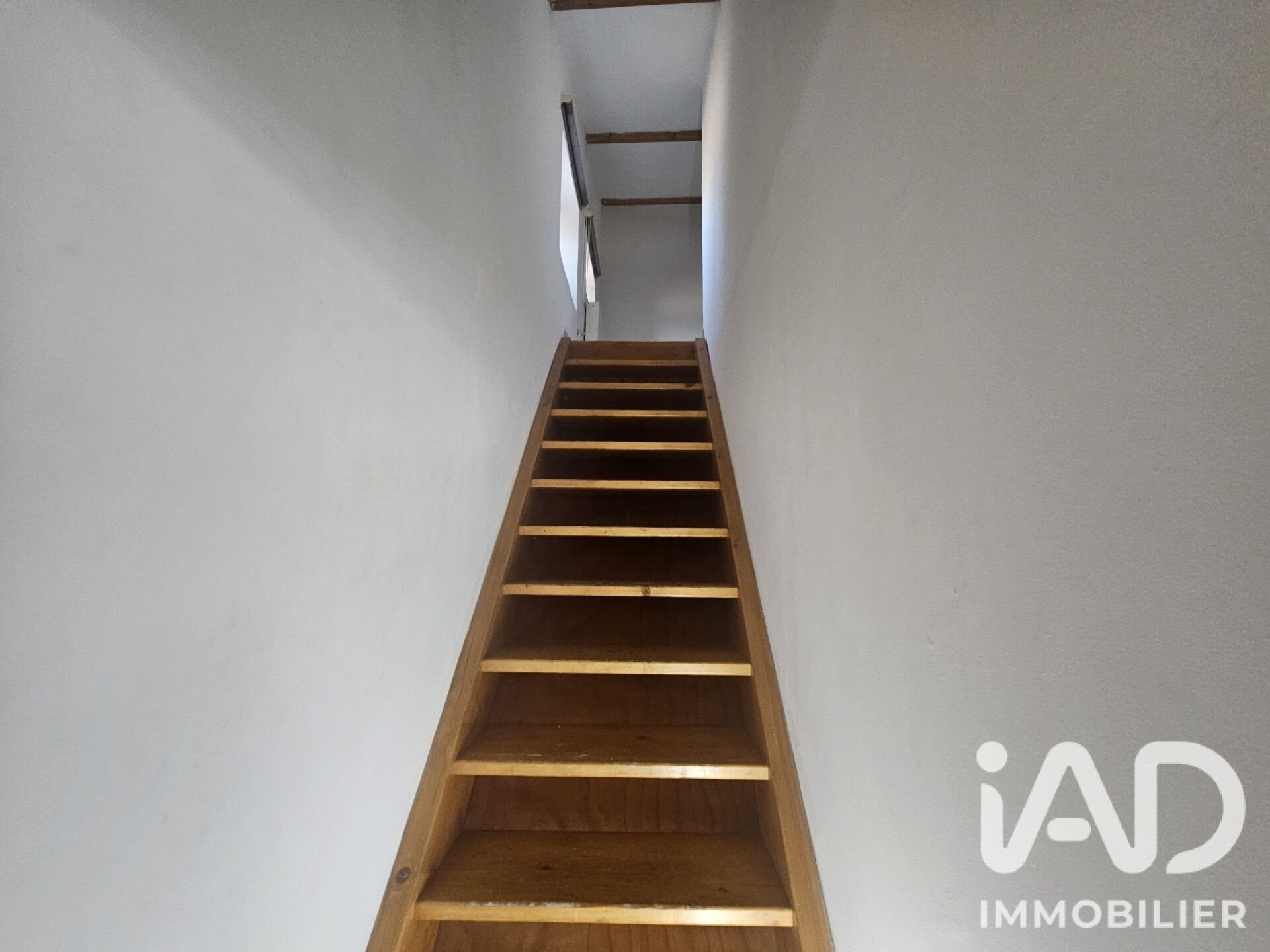Appartement à louer, 57m², Saint-Julien-de-Peyrolas