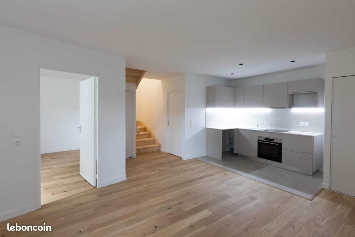 Appartement à louer, 81m², Albigny-sur-Saône