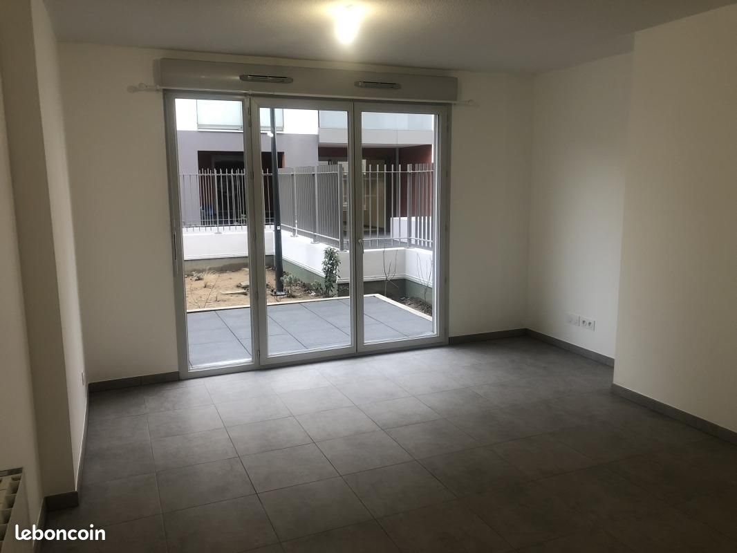 Appartement à louer, 28m², Grigny