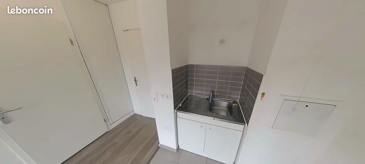 Appartement à louer, 28m², Cergy