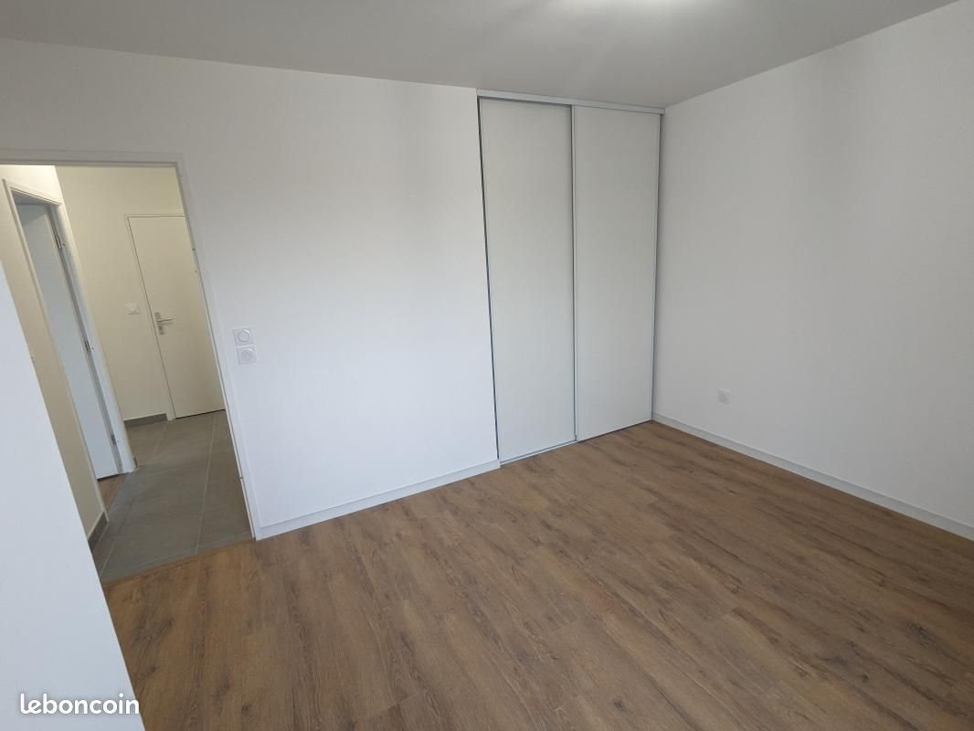 Appartement à louer, 61m², Armentières