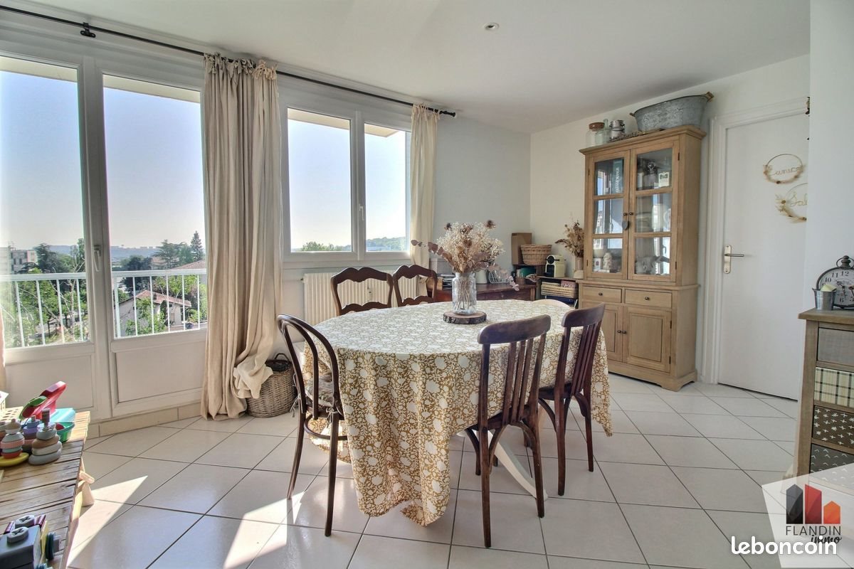 Appartement à vendre, 71m², Saint-Genis-Laval