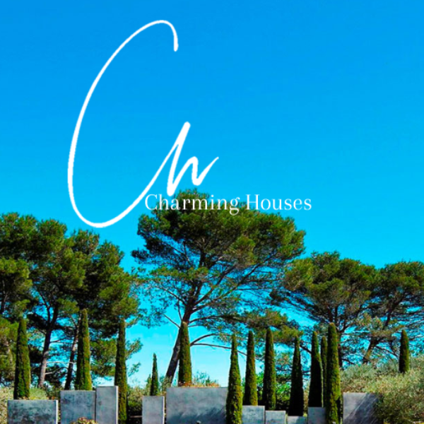 company logo : Charming Houses